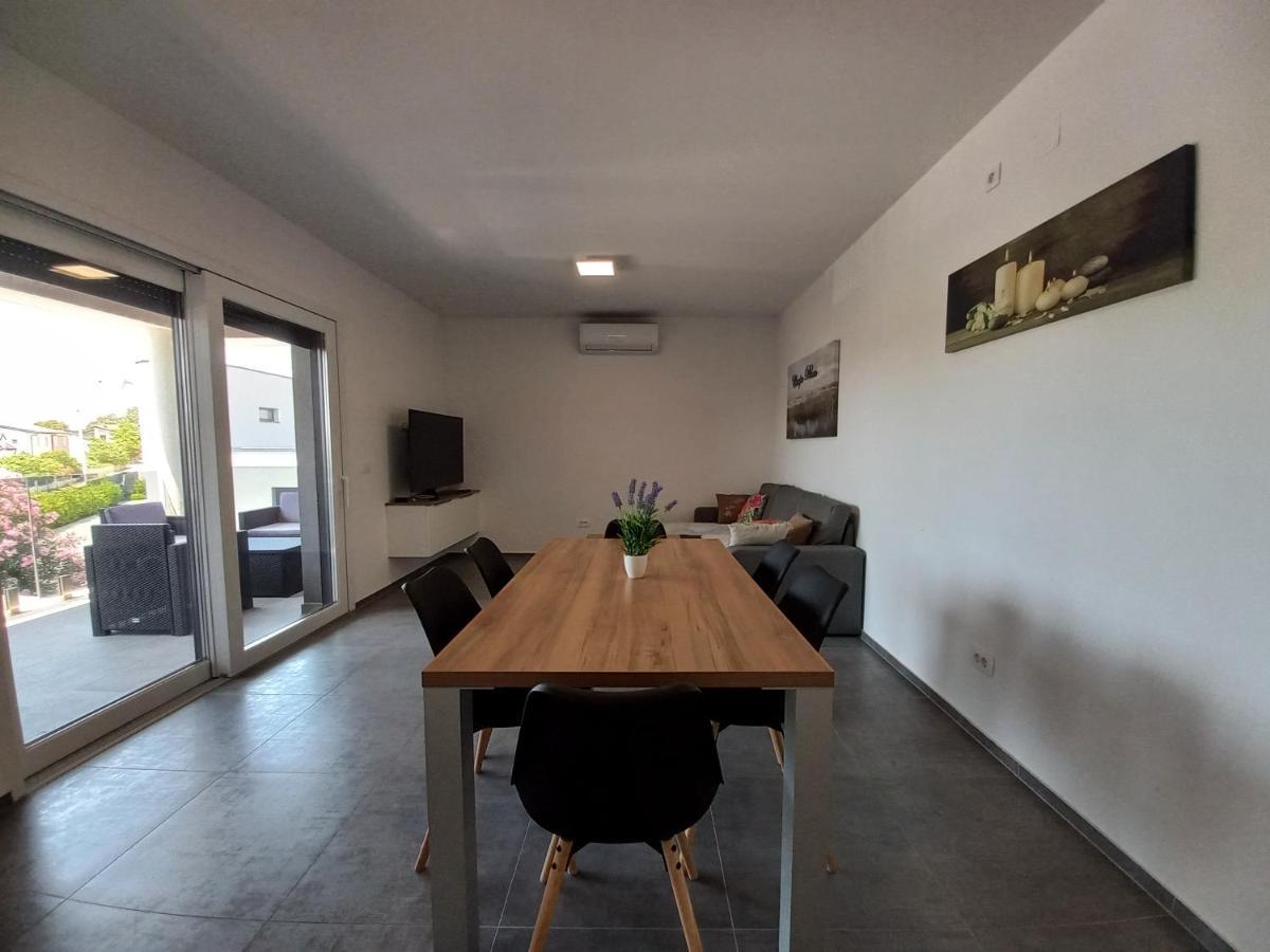 Apartment Martina วีร์ ภายนอก รูปภาพ