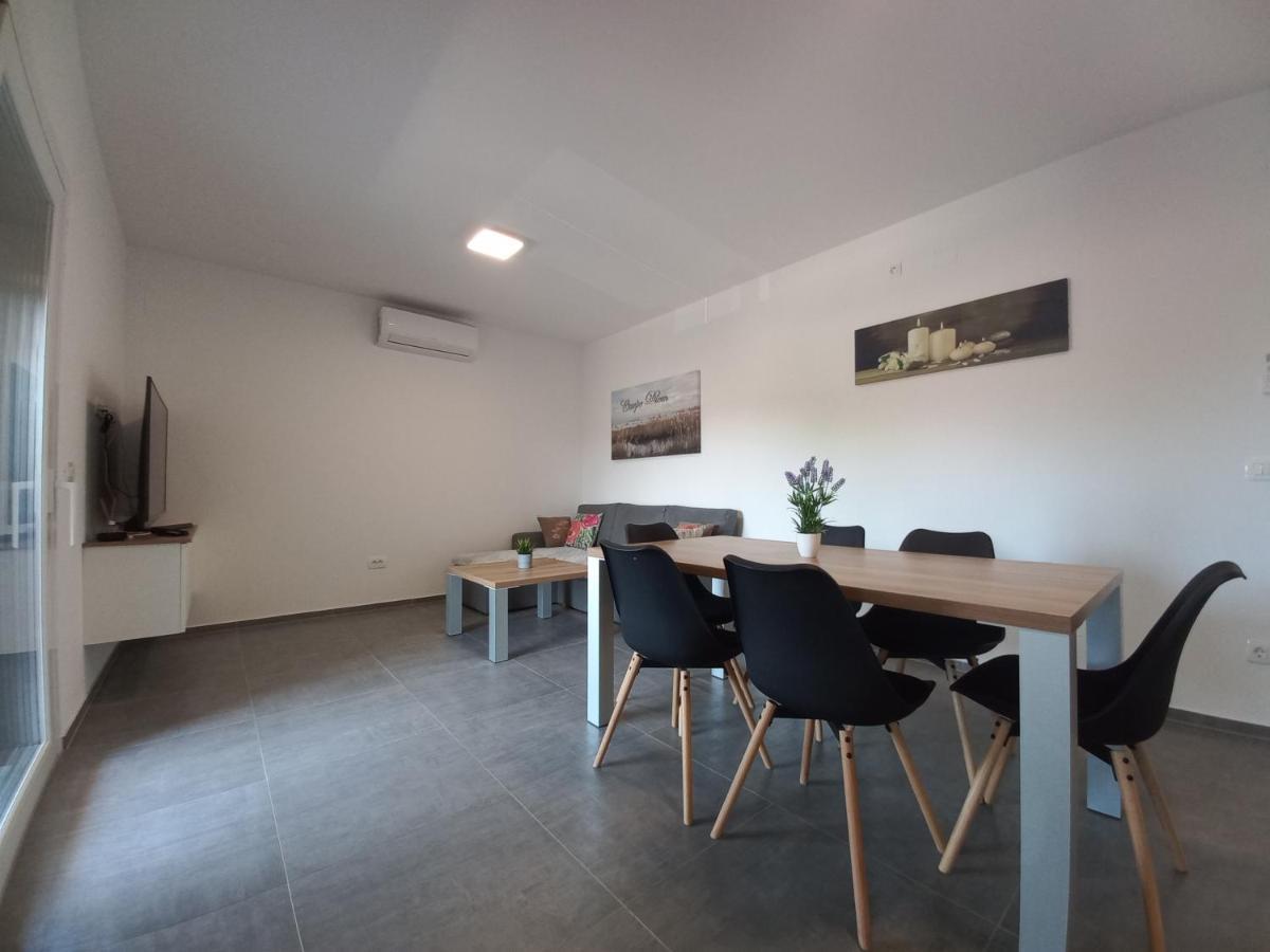 Apartment Martina วีร์ ภายนอก รูปภาพ